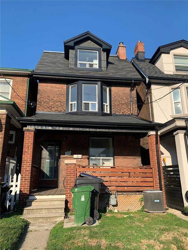827 Ossington Ave, House detached with 5 bedrooms, 3 bathrooms and 2 parking in Toronto ON | Image 1