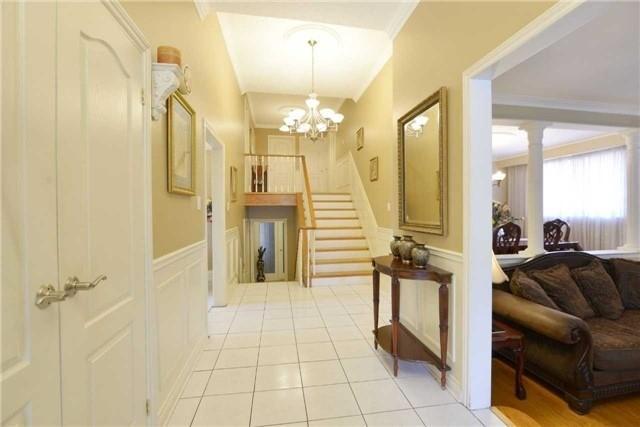 230 Weldrick Rd W, House detached with 4 bedrooms, 3 bathrooms and 6 parking in Richmond Hill ON | Image 8