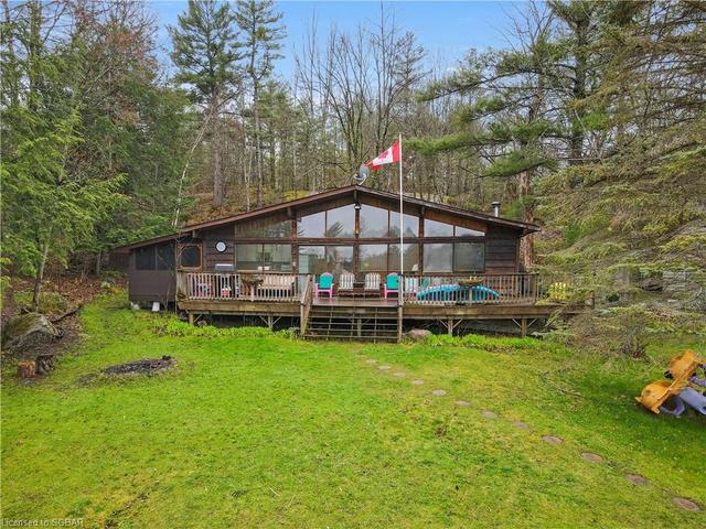 7346 Go Home Lake Shore, House detached with 3 bedrooms, 1 bathrooms and null parking in Georgian Bay ON | Image 1