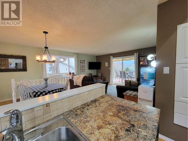 6652 Southwind Road, House detached with 4 bedrooms, 2 bathrooms and 5 parking in Vernon BC | Image 8