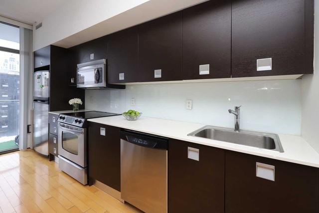 907 - 33 Charles St E, Condo with 1 bedrooms, 1 bathrooms and 0 parking in Toronto ON | Image 4