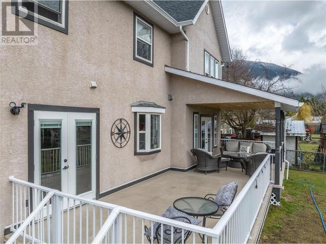 704 Moss Street, House detached with 5 bedrooms, 3 bathrooms and 6 parking in Revelstoke BC | Image 61