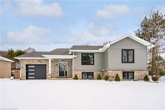 61 Campbell Crescent, House detached with 3 bedrooms, 3 bathrooms and 5 parking in South Bruce Peninsula ON | Image 1