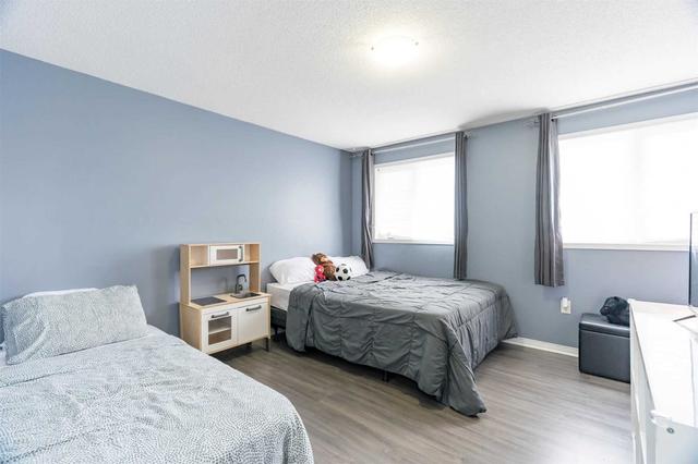199 Nathan Cres, House attached with 2 bedrooms, 2 bathrooms and 2 parking in Barrie ON | Image 5