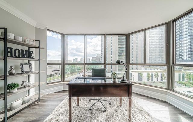 502 - 65 Spring Garden Ave, Condo with 2 bedrooms, 2 bathrooms and 1 parking in Toronto ON | Image 2
