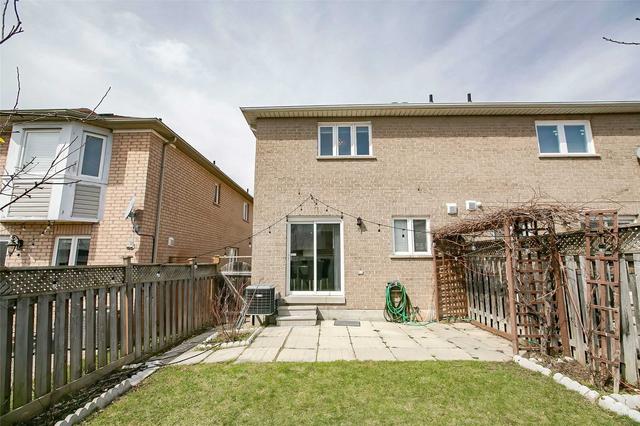 932 Flute Way, House semidetached with 3 bedrooms, 3 bathrooms and 5 parking in Mississauga ON | Image 27