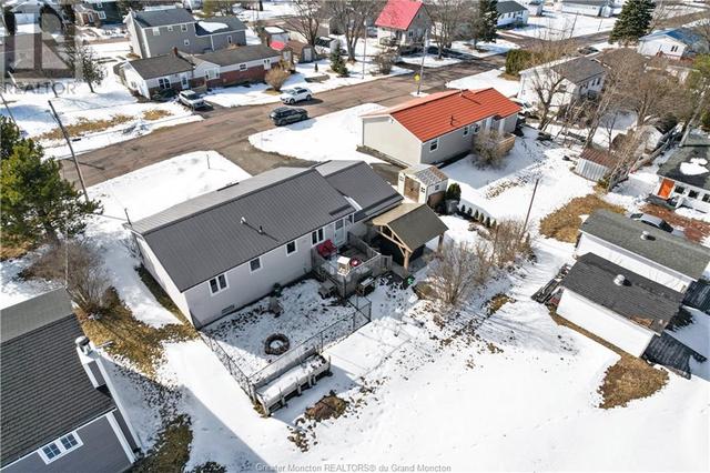 98 Winter St, House detached with 2 bedrooms, 1 bathrooms and null parking in Shediac NB | Image 25