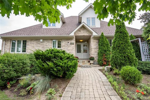 239 The Lions Gate, House detached with 8 bedrooms, 5 bathrooms and 6 parking in Waterloo ON | Image 3