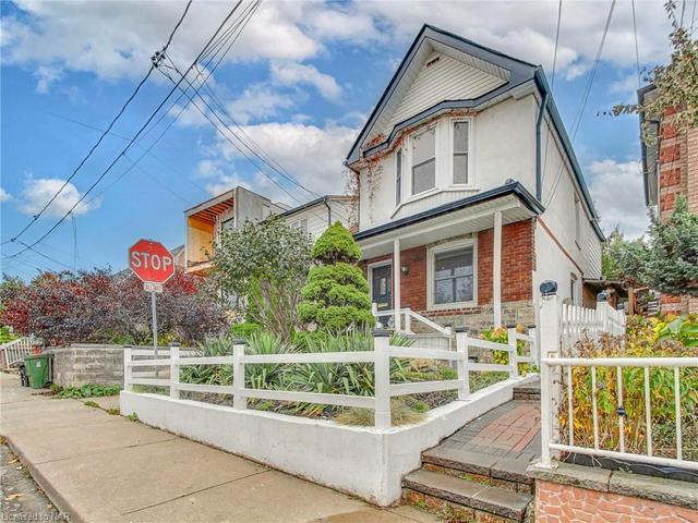 335 Boon Avenue, House detached with 2 bedrooms, 2 bathrooms and 4 parking in Toronto ON | Image 1