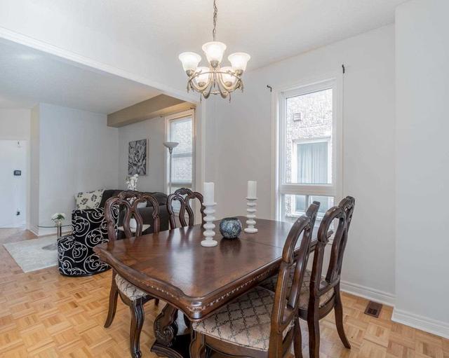 53 Red Hawk Rd, House semidetached with 3 bedrooms, 3 bathrooms and 3 parking in Toronto ON | Image 2