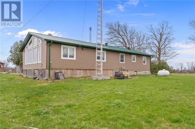5888 Highway 35, House detached with 3 bedrooms, 1 bathrooms and 6 parking in Kawartha Lakes ON | Image 2