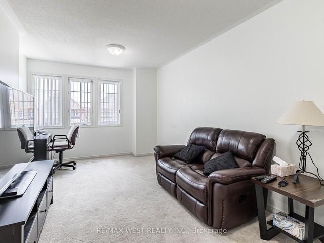 50 Honeyview Tr, House attached with 3 bedrooms, 4 bathrooms and 3 parking in Brampton ON | Image 9