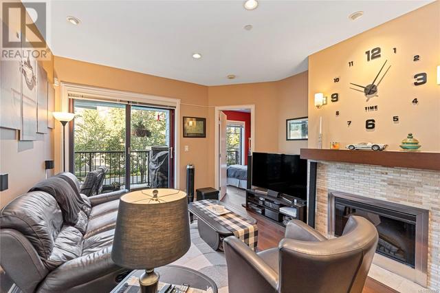 217 - 1335 Bear Mountain Pkwy, Condo with 2 bedrooms, 2 bathrooms and 1 parking in Langford BC | Image 4