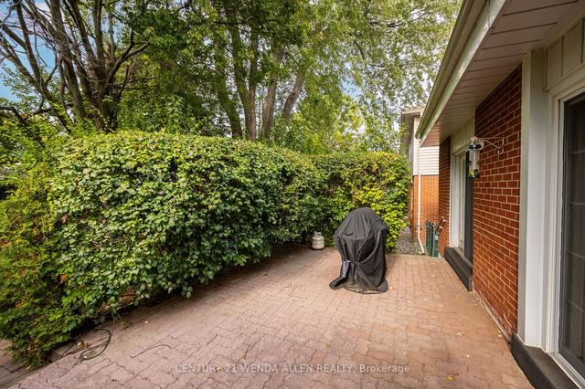 24 Darcy Magee Cres, House detached with 4 bedrooms, 3 bathrooms and 4 parking in Toronto ON | Image 26