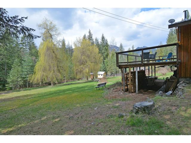 8481 Highway 6, House detached with 5 bedrooms, 2 bathrooms and null parking in Central Kootenay H BC | Image 48