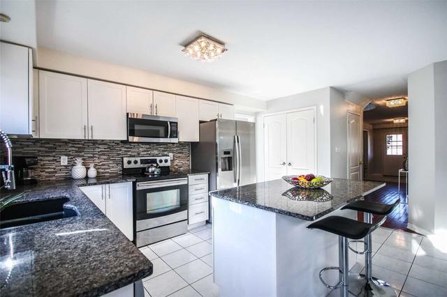 2068 Bridle Rd, House detached with 4 bedrooms, 4 bathrooms and 6 parking in Oshawa ON | Image 7