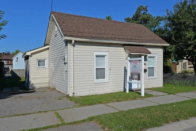 762 Albert St, House detached with 2 bedrooms, 1 bathrooms and 2 parking in Oshawa ON | Image 9