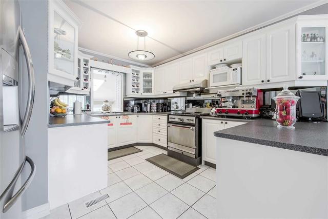18 West Hill Dr, House detached with 3 bedrooms, 3 bathrooms and 12 parking in Toronto ON | Image 39