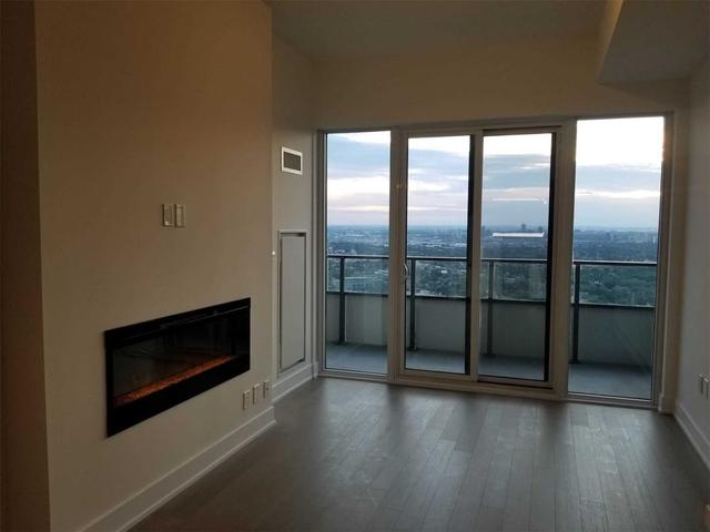 5211 - 30 Shore Breeze Dr, Condo with 1 bedrooms, 1 bathrooms and 1 parking in Toronto ON | Image 2