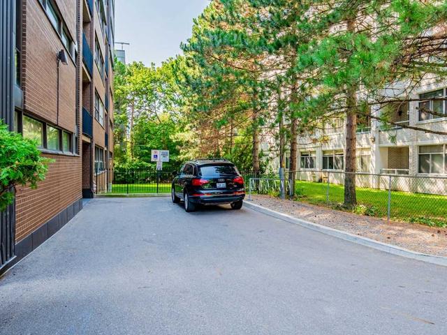 202 - 60 Montclair Ave, Condo with 2 bedrooms, 1 bathrooms and 1 parking in Toronto ON | Image 13