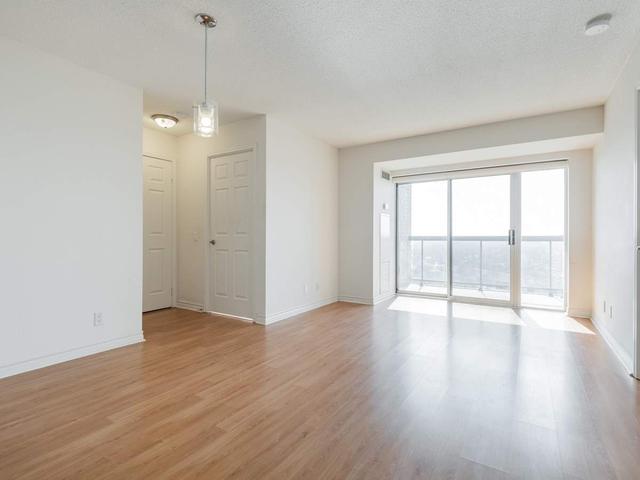 1422 - 18 Mondeo Dr, Condo with 2 bedrooms, 2 bathrooms and 1 parking in Toronto ON | Image 12