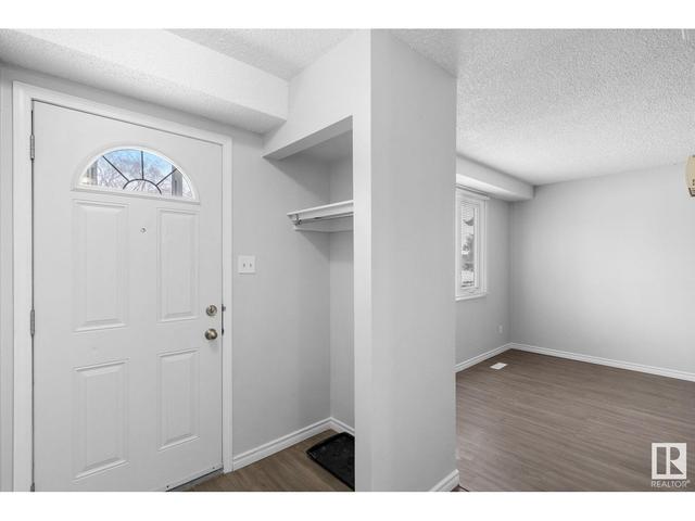 9f Clareview Vg Nw, House attached with 3 bedrooms, 1 bathrooms and 1 parking in Edmonton AB | Image 5