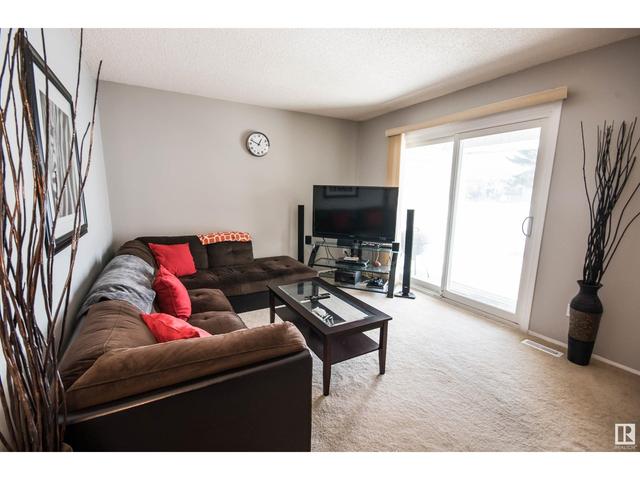 6 Woodvale Vg Nw, House attached with 3 bedrooms, 1 bathrooms and null parking in Edmonton AB | Image 8