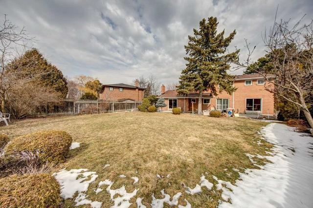 16 Simeon Crt, House detached with 4 bedrooms, 4 bathrooms and 4 parking in Toronto ON | Image 31