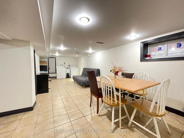163 Arkell St, House detached with 7 bedrooms, 5 bathrooms and 2 parking in Hamilton ON | Image 14