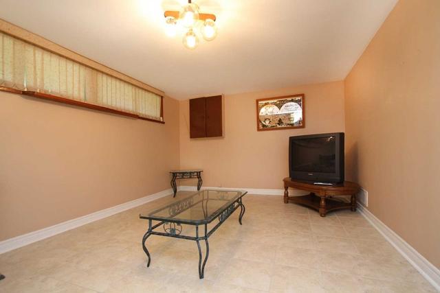 4 Alladin Ave, House detached with 3 bedrooms, 2 bathrooms and 5 parking in Toronto ON | Image 15