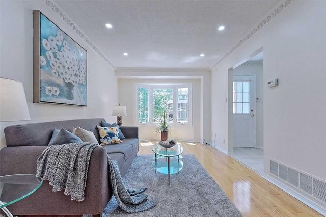 136 Richmond Park Blvd, House detached with 4 bedrooms, 3 bathrooms and 3 parking in Toronto ON | Image 32