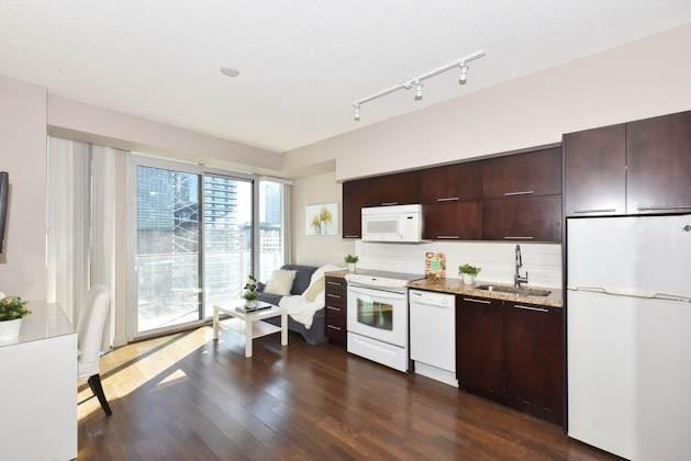 1901 - 126 Simcoe St, Condo with 1 bedrooms, 1 bathrooms and 0 parking in Toronto ON | Image 39