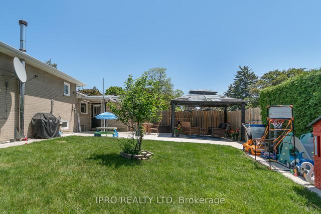 34 Flowertown Ave, House detached with 3 bedrooms, 2 bathrooms and 3 parking in Brampton ON | Image 26