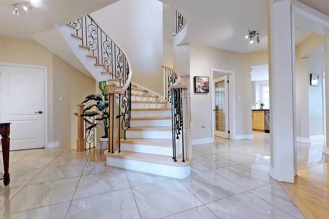 69 Wolf Trail Cres, House detached with 5 bedrooms, 5 bathrooms and 6 parking in Richmond Hill ON | Image 7