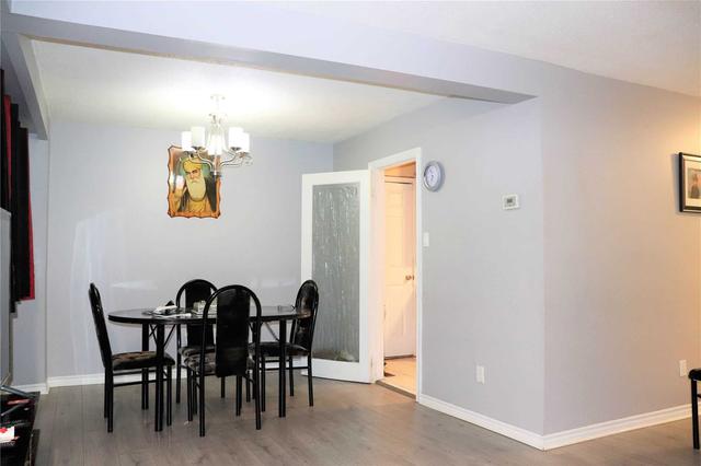 3889 Rhinebank St, House semidetached with 3 bedrooms, 3 bathrooms and 5 parking in Mississauga ON | Image 12