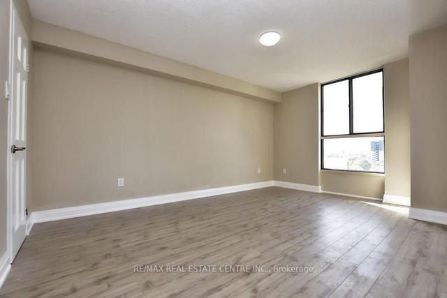 803 - 3170 Kirwin Ave, Condo with 3 bedrooms, 2 bathrooms and 1 parking in Mississauga ON | Image 17