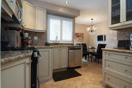 14 Norby Cres, House detached with 3 bedrooms, 2 bathrooms and 2 parking in Toronto ON | Image 3