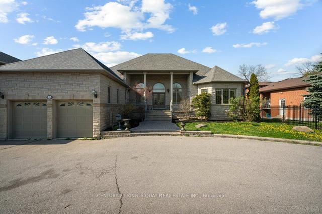 22 Garden Ave, House detached with 3 bedrooms, 4 bathrooms and 9 parking in Richmond Hill ON | Image 12
