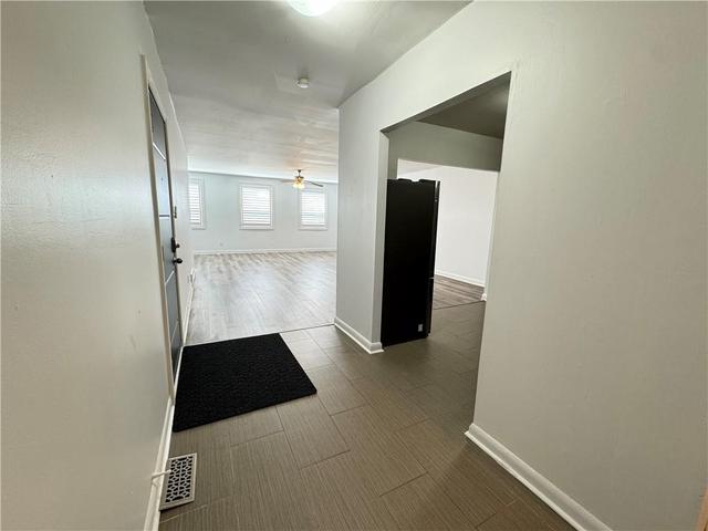 3 - 657 Fennell Avenue E, Condo with 2 bedrooms, 1 bathrooms and 1 parking in Hamilton ON | Image 1