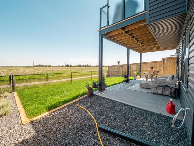 335 Canyon Meadows Road W, House detached with 4 bedrooms, 2 bathrooms and 4 parking in Lethbridge AB | Image 37