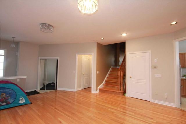3582 Fountain Park Ave, House detached with 5 bedrooms, 3 bathrooms and 2 parking in Mississauga ON | Image 3