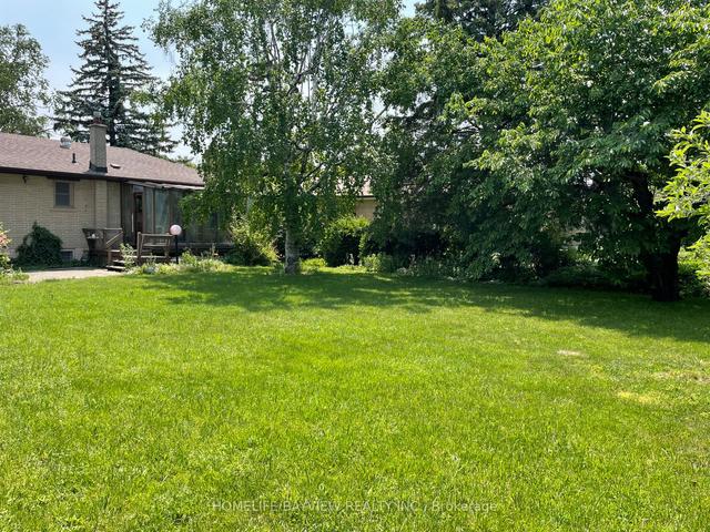 220 Hendon Ave N, House detached with 3 bedrooms, 2 bathrooms and 5 parking in Toronto ON | Image 19