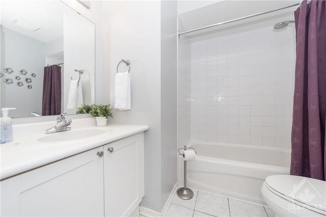 11 Yorkville Street, Townhouse with 2 bedrooms, 2 bathrooms and 2 parking in Ottawa ON | Image 15
