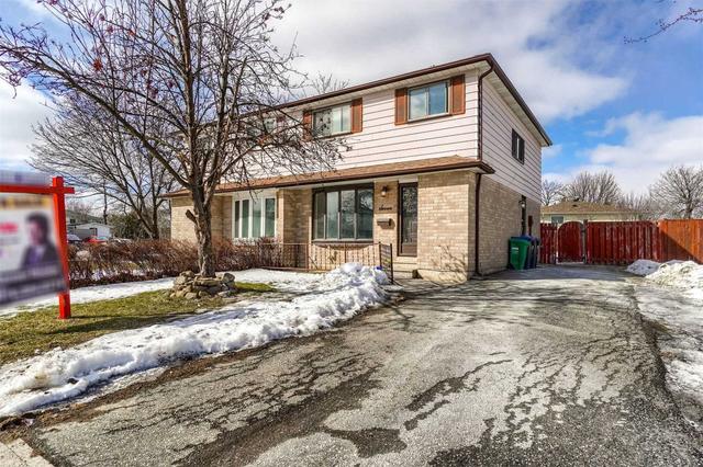 7 Grenadier Rd, House semidetached with 4 bedrooms, 3 bathrooms and 4 parking in Brampton ON | Image 1