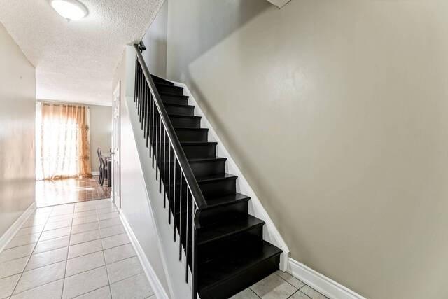 139 Greene Dr, House attached with 3 bedrooms, 3 bathrooms and 3 parking in Brampton ON | Image 5