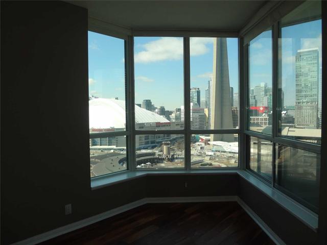 Sph2701 - 228 Queens Quay W, Condo with 2 bedrooms, 2 bathrooms and 1 parking in Toronto ON | Image 10