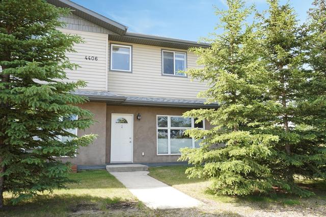 1 - 4406 46 Avenue, Home with 3 bedrooms, 1 bathrooms and 2 parking in Red Deer County AB | Image 15