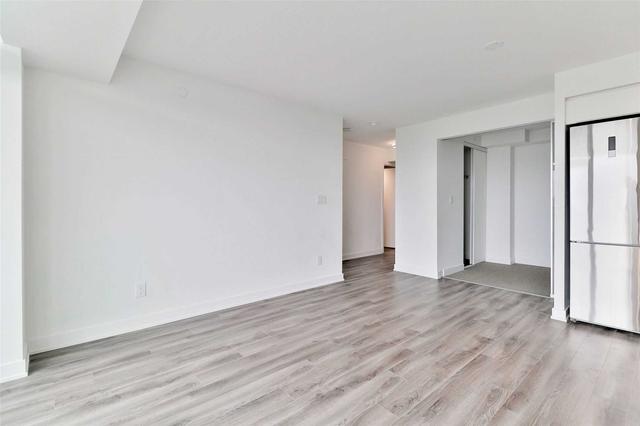 907 - 160 Flemington Rd, Condo with 2 bedrooms, 1 bathrooms and 1 parking in Toronto ON | Image 11