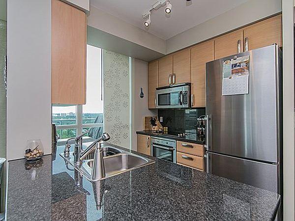 uph 11 - 1 Avondale Ave, Condo with 2 bedrooms, 2 bathrooms and 1 parking in Toronto ON | Image 3