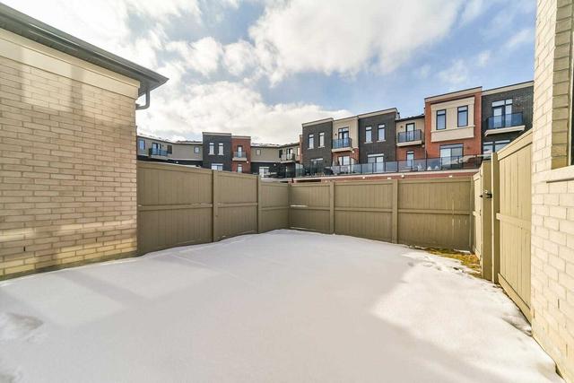 26 Military Cres, House attached with 3 bedrooms, 3 bathrooms and 2 parking in Brampton ON | Image 33